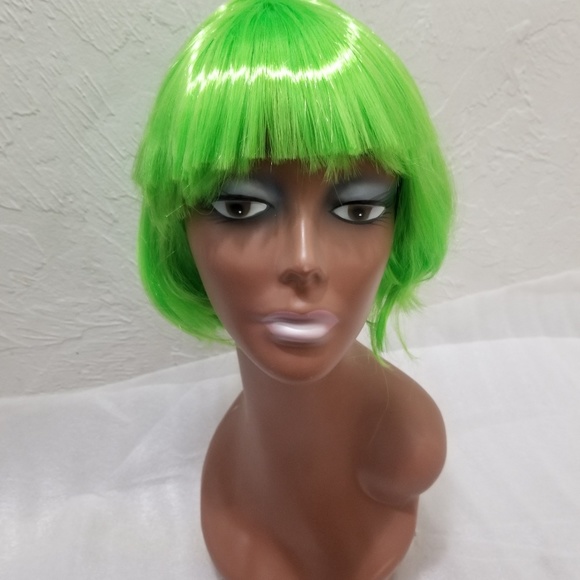 Wig - Picture 5 of 6